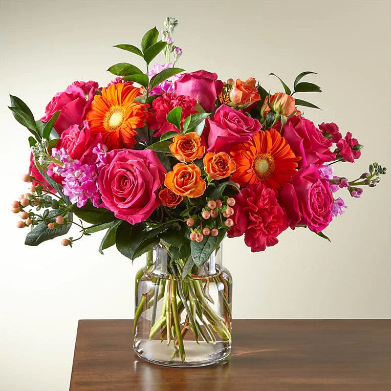 Bouquet Fiesta, Exuberant, Su Hermosa Mezcla De Flores Te Garantiza Un Ramo Único Cada Vez. Flores: Margaritas, Claveles, Nuestro Bouquet Fiesta Hará De Tu Ocasión Especial Un Momento Memorable. Flores De Cumpleaños, Margaritas, Claveles, Fresh Flowers Orlando, Florida, Delivery.