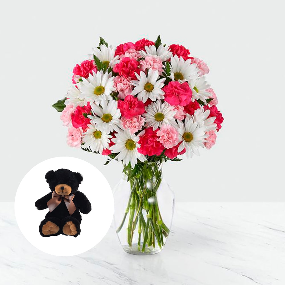 Amor en primavera + Small Black Bear, Fresh Flowers Orlando, Florist Regalo De Flores Para Toda Ocasión, Arreglo Flores Amor Primaveral, Claveles, Margaritas, es un hermoso regalo de aniversario, regalo de flores de cumpleaños.Floristería En Orlando, FL. Delivery