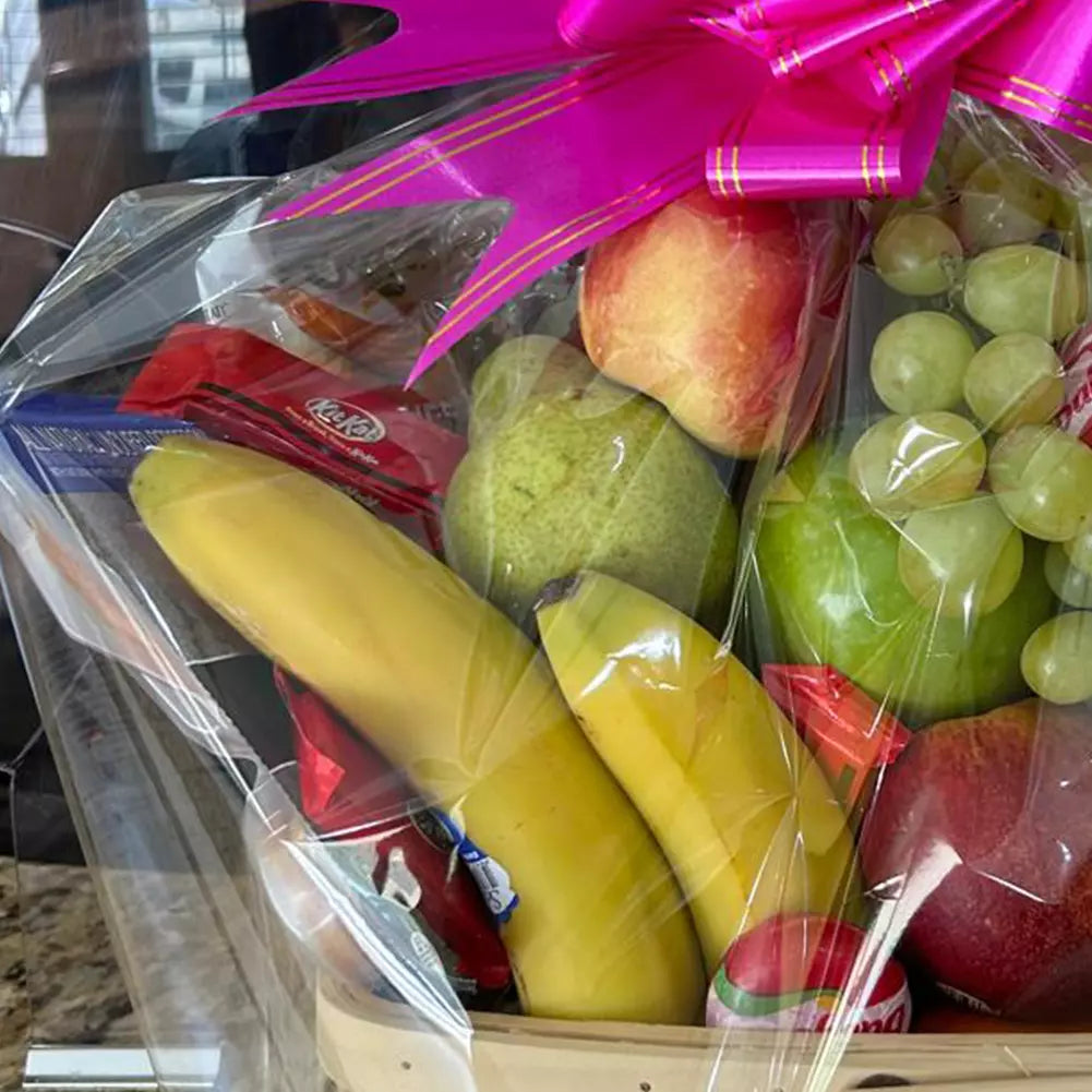 ¡Regala una deliciosa y saludable sorpresa con nuestra Canasta Con Frutas Orlando! Esta hermosa canasta contiene una variedad de frutas frescas y jugosas. Fresh Flowers Orlando, somos floristas.