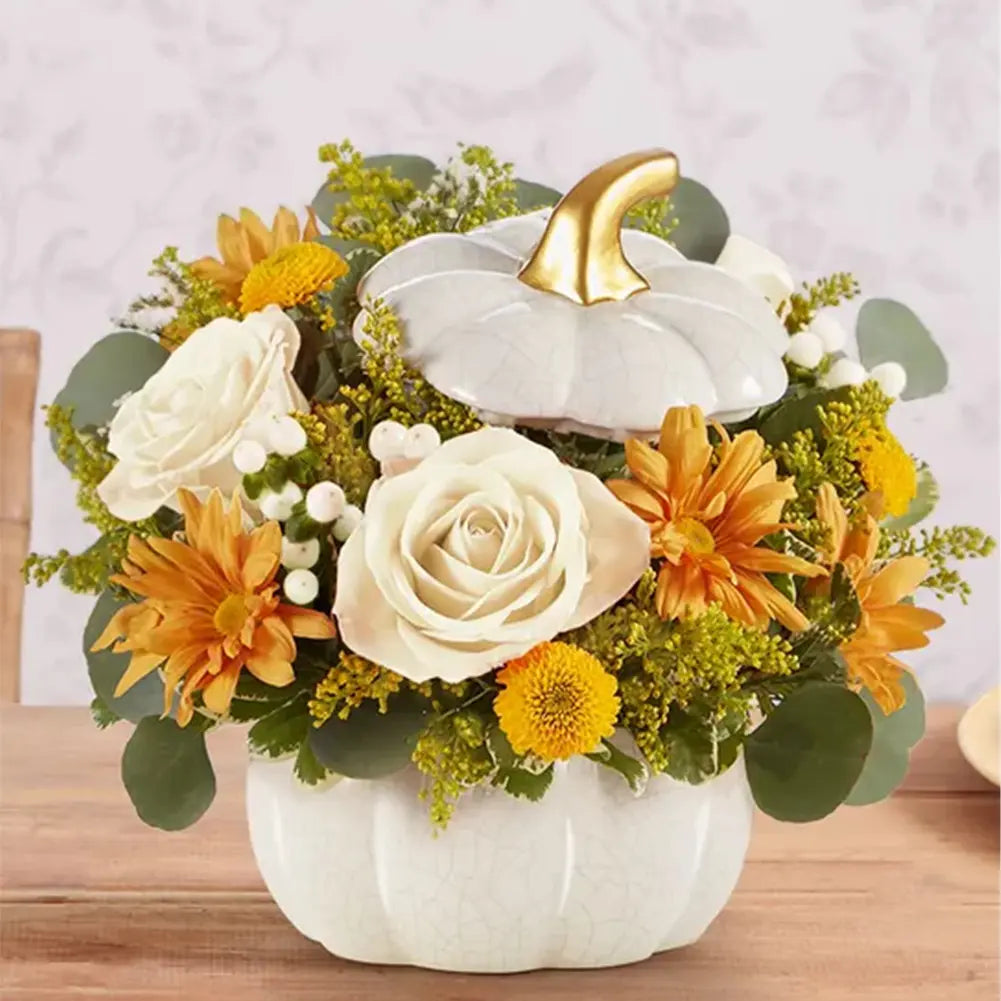 Calabaza Blanca, Decorado Con Rosas Color Crema, Flores Amarillas, Margaritas Otoño, Entregamos Sus Flores en Orlando FL, Florista, Floristería. Fresh Flowers Orlando