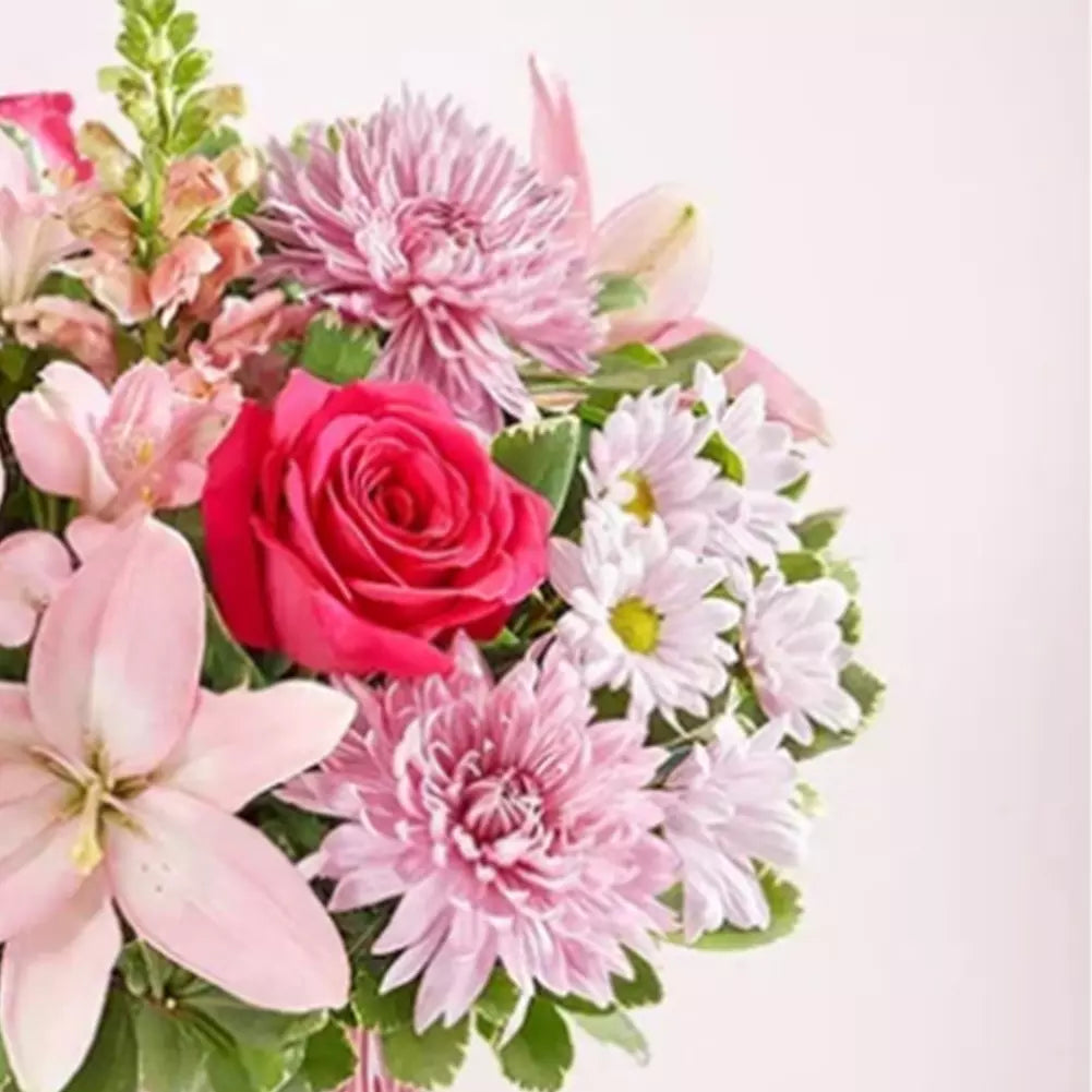 Sentimiento Por Mamá, flores para regalar con rosas, lirios y pompones, que transmiten amor, agradecimiento y alegría, hazle sentir especial con este hermoso detalle, entrega de flores a domicilio en Orlando, Fresh Flowers Orlando, florista