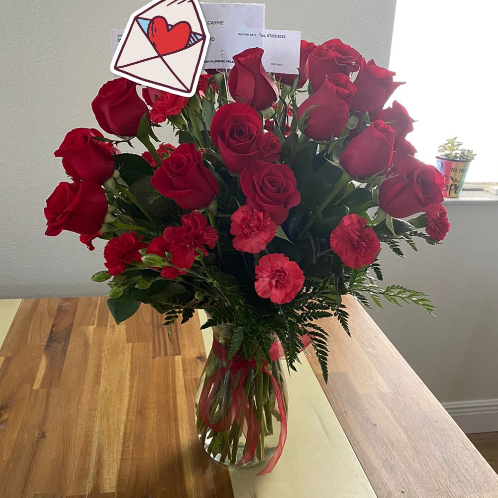 JarrΓ³n Con Rosas y Claveles, Rosas Rojas San ValentΓn, Flowers ValentinΒ΄s Day, Flores Aniversario, Flores Romance, Flores y Rosas Para Enamorar. Fresh Flowers Orlando, Delivery in Orlando, FL, Florist.