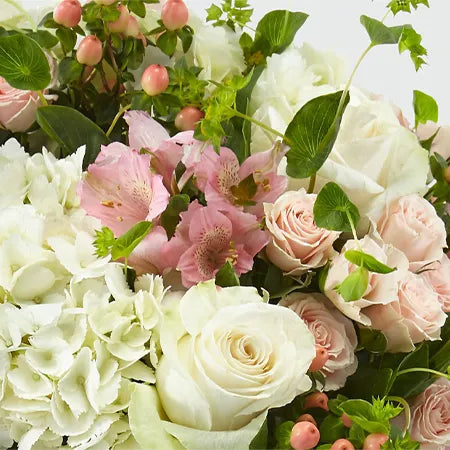 Mother’s Day Special Bouquet With Vase Small