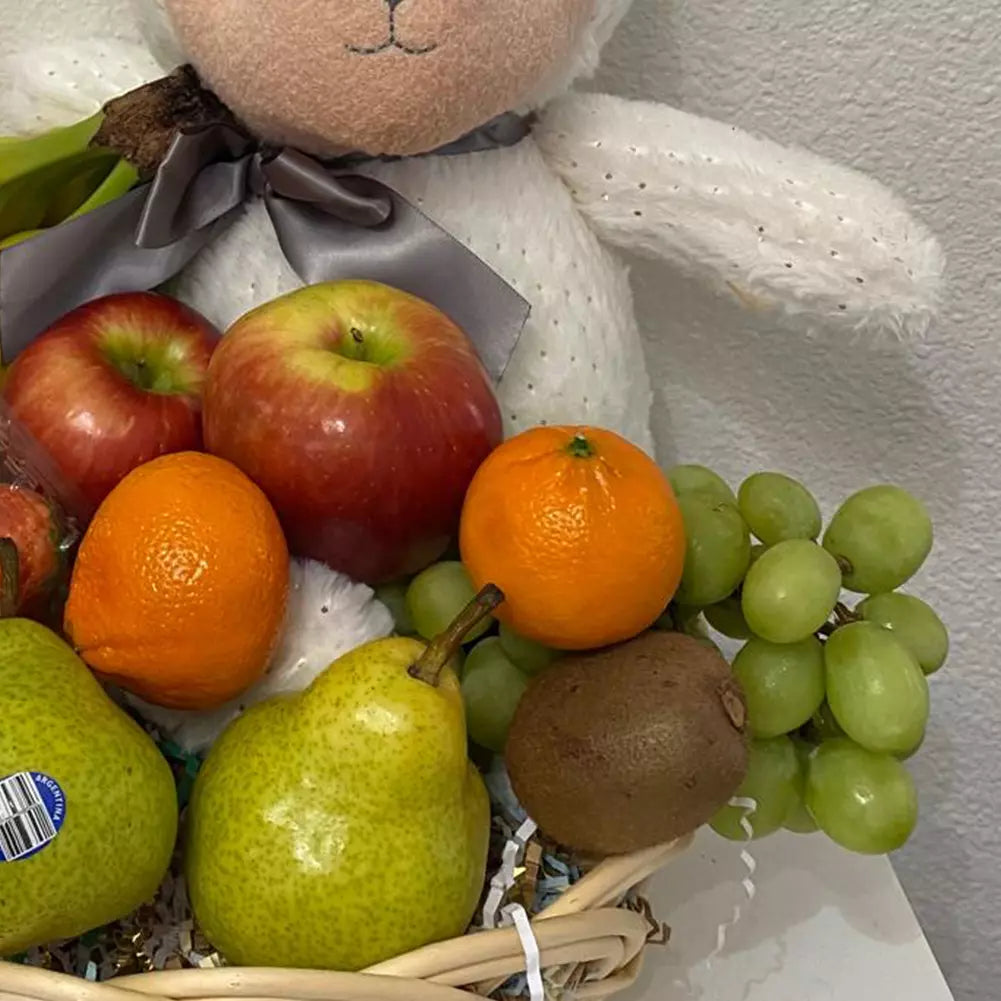 Con nuestra canasta Gracias Frutas Frescas, regale un hermoso detalle que viene acompañado con una oveja de peluche. Una manera elegante y saludable de demostrar tu aprecio. Fresh Flowers Orlando Florist