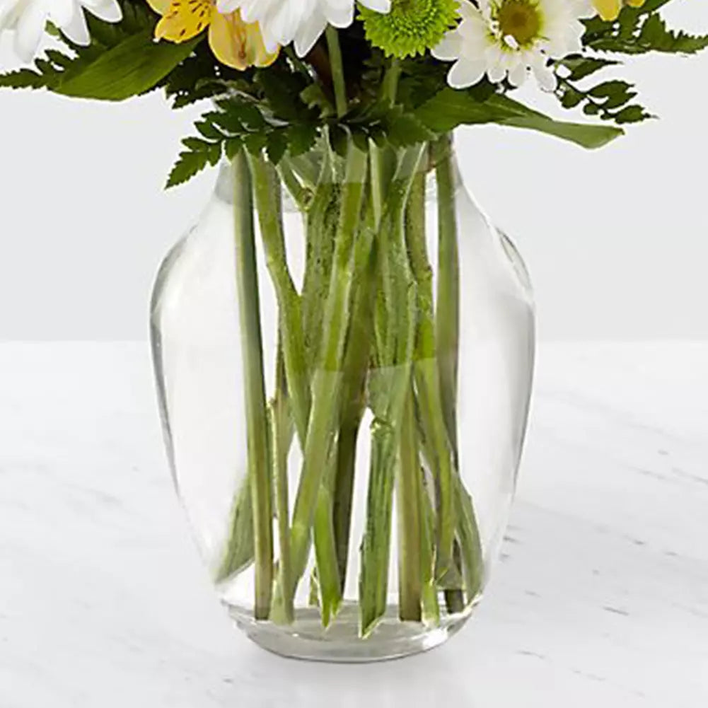 Expresa tu amor con nuestras Flores Amarillas Para Mamá. 🏵️ Con una combinación de flores amarillas y blancas, son el regalo perfecto para decirle a mamá cuánto la quieres.