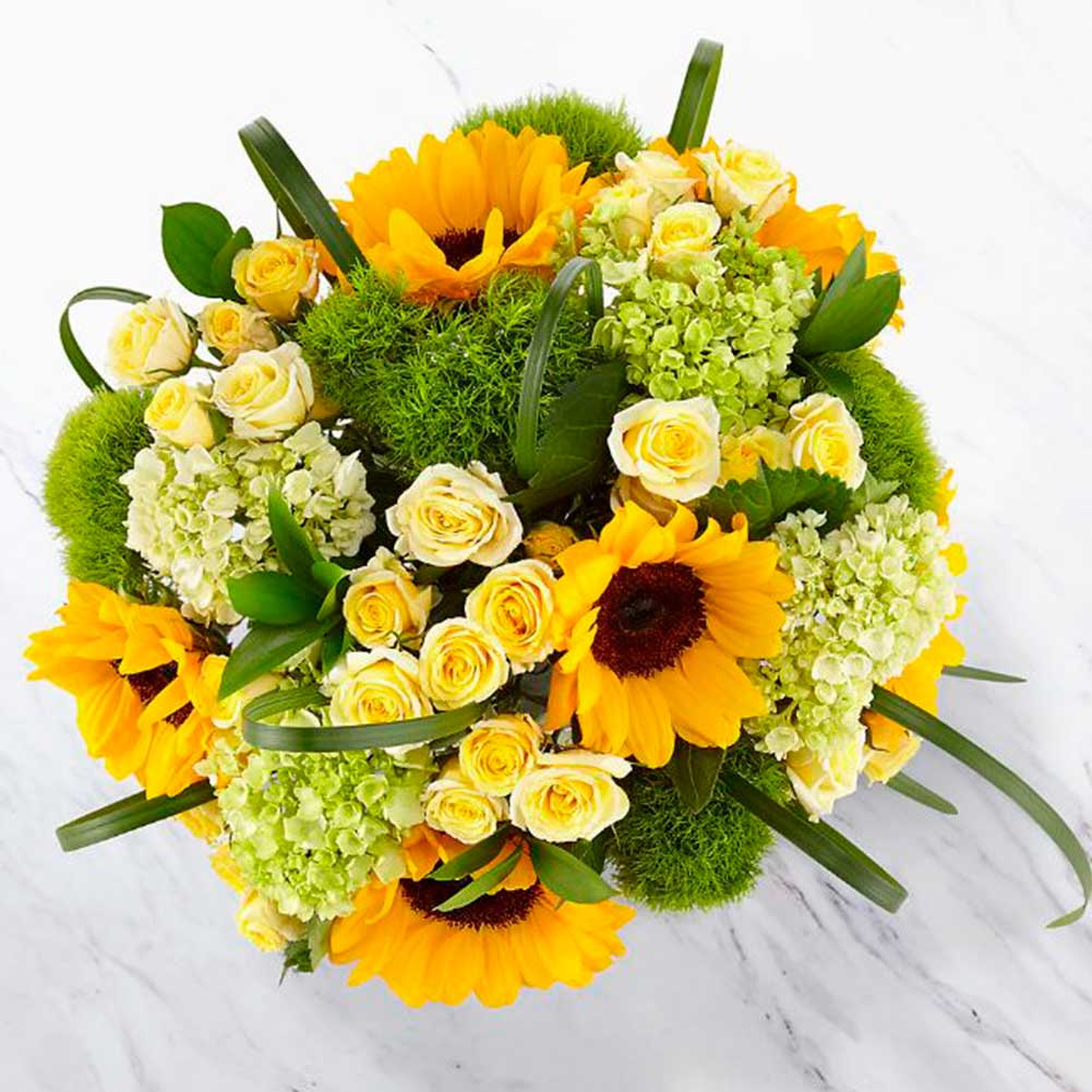 Paraíso Orange, tamaño grande, a medida que cambia el clima, el otoño se está presentando, este arreglo está diseñado con girasoles, hortensias y rosas, nuestro jarrón transparente es un hermoso regalo para cumpleaños, simpatía o simplemente porque es una buena ocasión Fresh Flowers Orlando