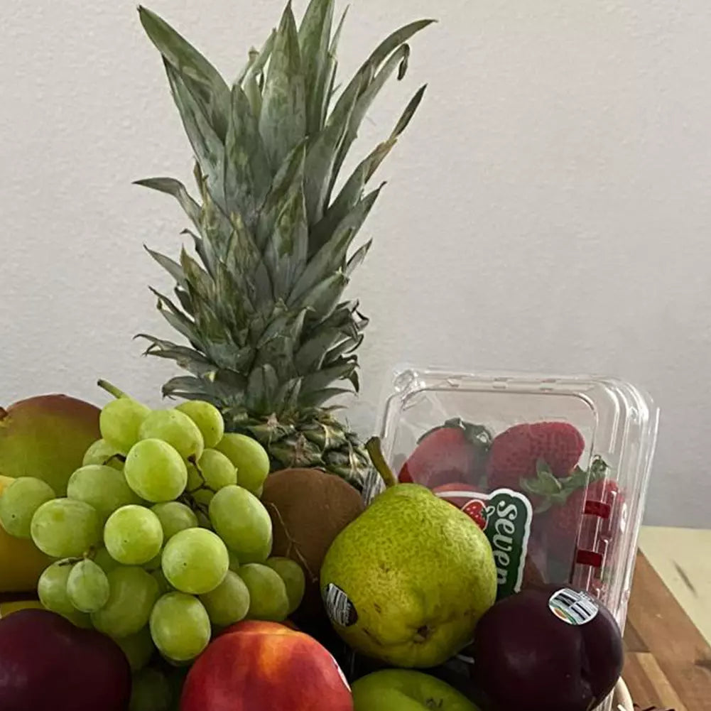 Celebrate his birthday with our delicious 🍍 Fresh Fruit Basket, with a selection of bananas, pineapple, apples, peaches, grapes, strawberries and kiwis, an elegant and nutritious gift.