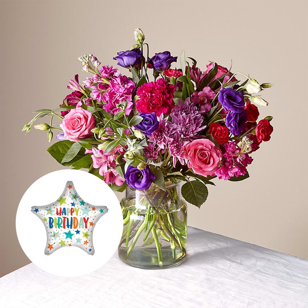 Lindo Bouquet + Happy Birthday Stars &amp; Dots Assorted. Recuérdale a tu novia, a tu mamá o a alguien especial que los amas con este hermoso ramo de claveles, pompones y más hermosas flores en un jarrón de vidrio transparente. Fresh Flowers Orlando, Delivery in Orlando, FL, Florist.