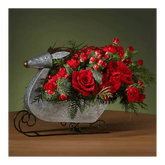 Prancer Bouquet (Premium). Vuele a la víspera de Navidad con este elegante ramo de Prancer diseñado en un festivo trineo de renos. Detalles del arreglo: Rosas, Clavel, Colores Verdes de Navidad, Domicilio Gratis Orlando FL, Fresh Flowers Orlando.