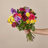 Bouquet of Love in Spring, Home decoration with roses and carnations, it is a beautiful gift for anniversary, flower gift for birthday, flowers for all occasions and decoration, Fresh Flowers Orlando.