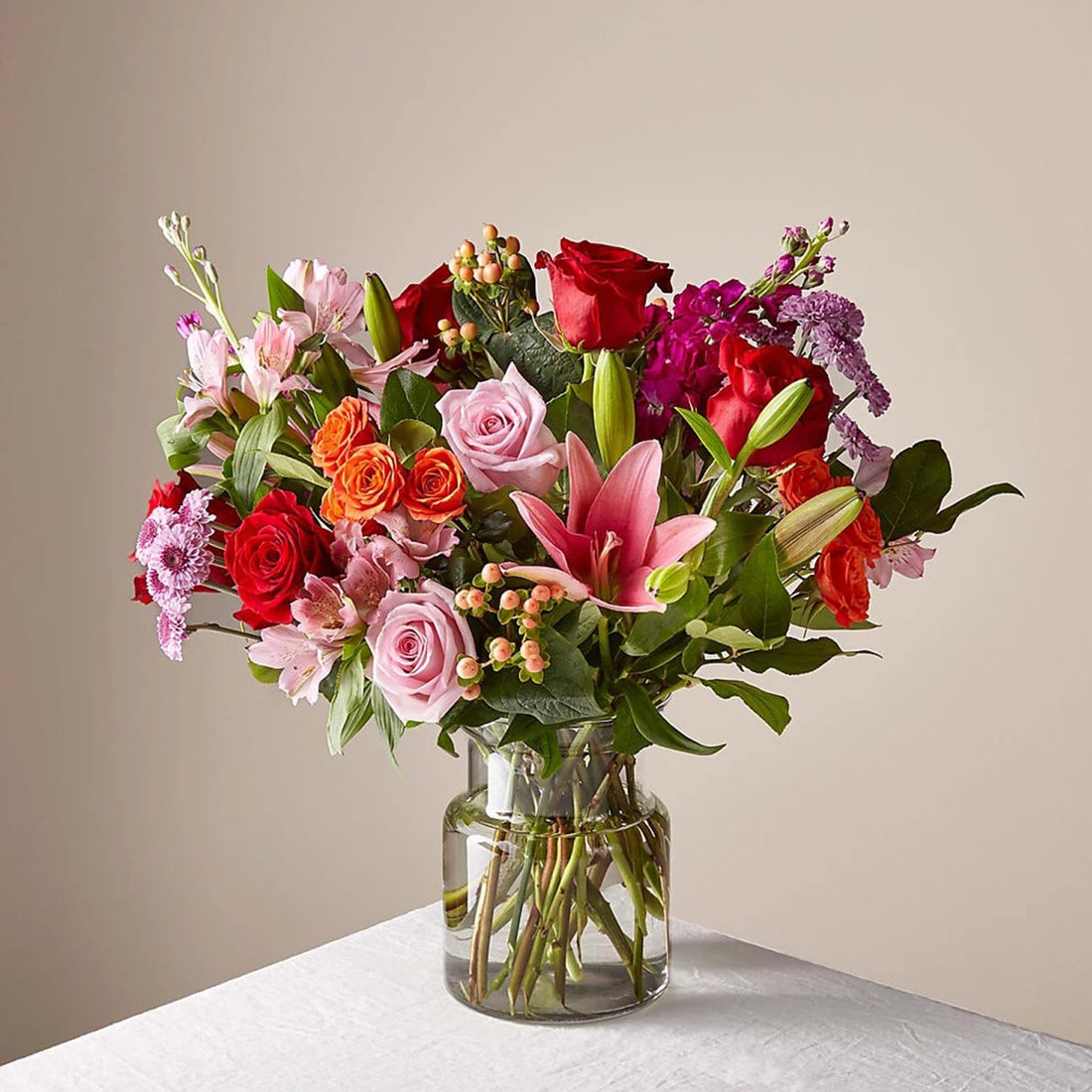 Candy Heart Roses and Lilies, flowers for garden and home decoration with roses, lilies and carnations, it is a beautiful gift for anniversary, flower gift for birthday, flowers for all occasions and decoration, Fresh Flowers Orlando.