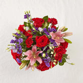 Stunning Love Flowers, Arrangement with roses, lilies, it is a beautiful gift for anniversary, flower gift for birthday, flowers for all occasions and decoration, Fresh Flowers Orlando.